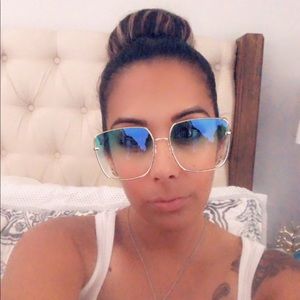 Meet your Posher, Lorena